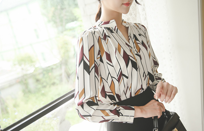 調真珠ハーフオープンチャイナブラウス