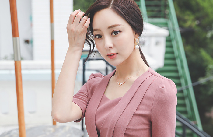 ゴールドわ ベルト ピンタック ハートネック ワンピース