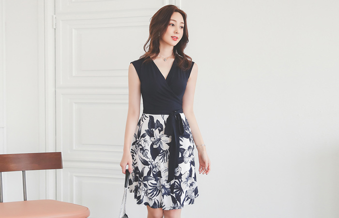 ラップ フレア ブイネック 配色 ワンピース(袖なし)