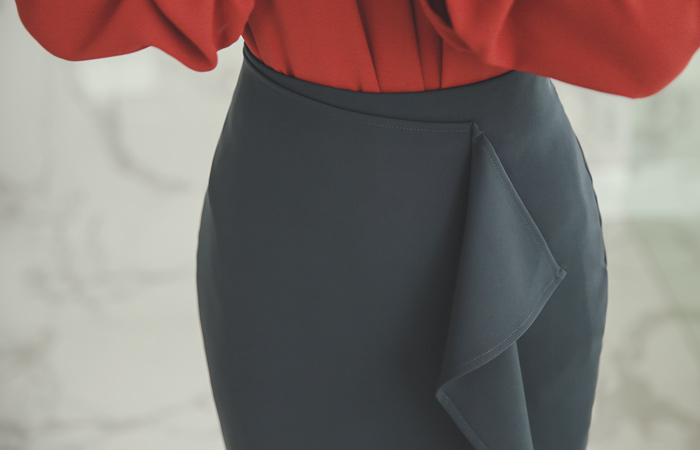 ワイドラッフルラインミディスカート