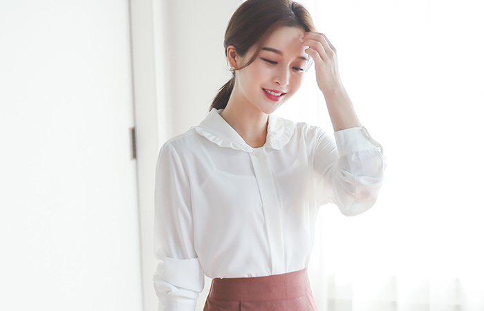 プチラッフルラウンドブラウス