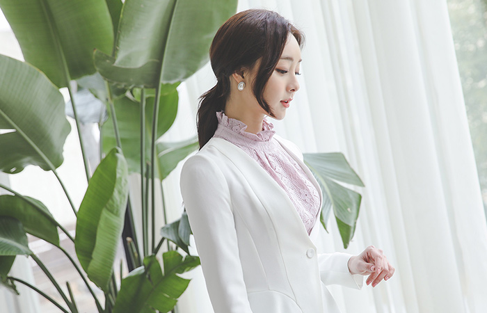 フェミニンノーカラー 二重裾幅ジャケットⅡ