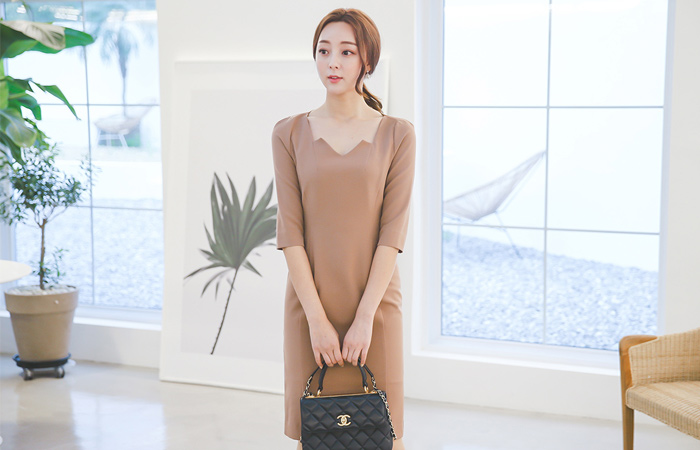 バイスクエアブイネックドレス