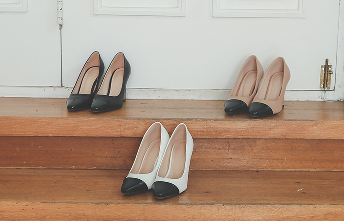 [モデル着用42次]配色 レザー ミニ スクエア アイヒール