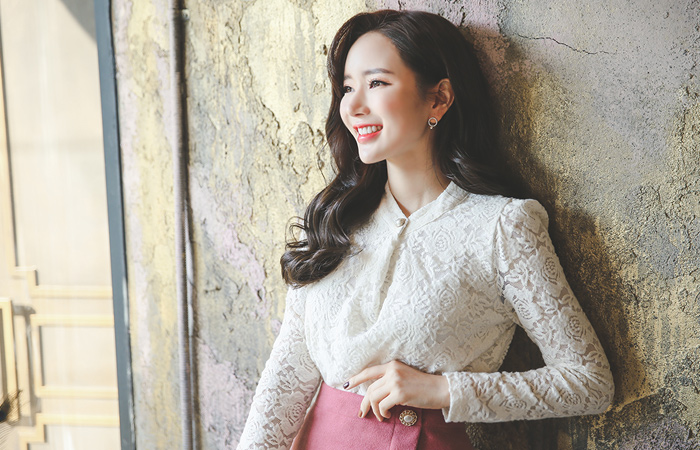 ポールデッドパールボタンレイスブラウストップ