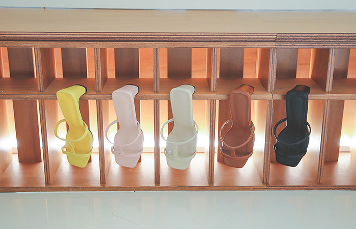 [モデル着用41次]シンプル ツーライン ブロックヒール スリッパヒール