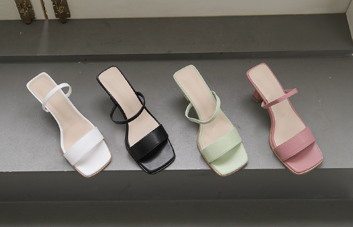 [モデル着用43次]スクエア ツーストラップ スリッパ ヒール