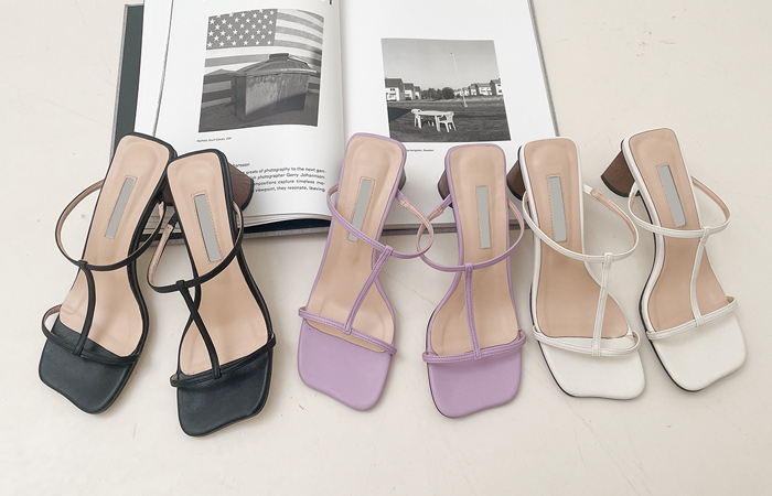 [モデル着用43次]ウエーブ Tストラップ ウッドヒール サンダル