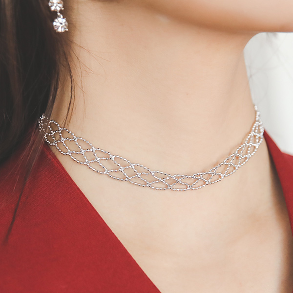 ライトシルバーキンクネックレス