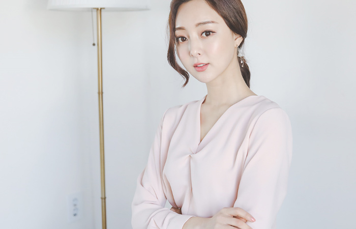 風車 ブイネック 縒り ブラウス(spring)