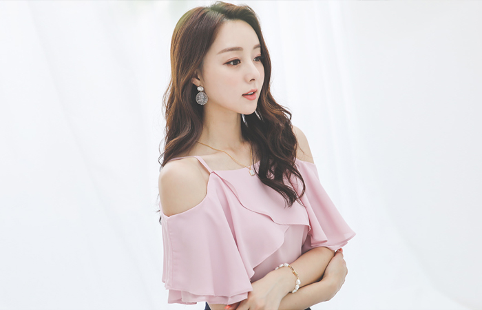 ロマンチック オフショルダー ラッフル ケープ ブラウス