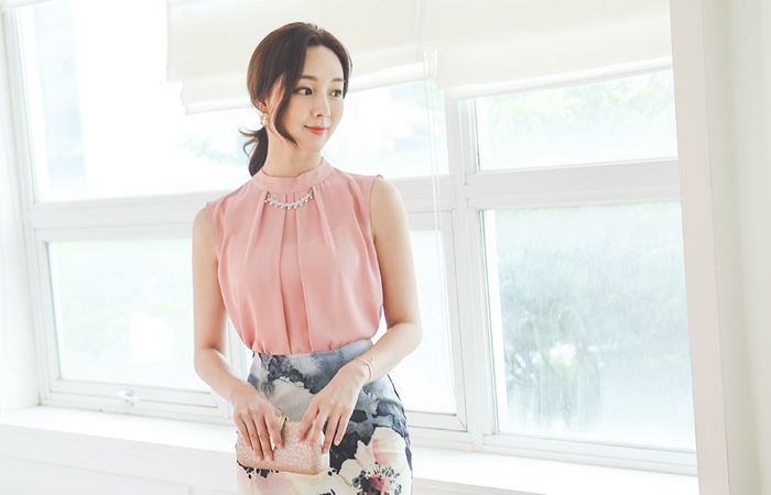 シャーリング ジュエリーネック 袖なし ブラウス