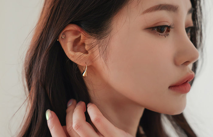 水玉 ゴールド フック イヤリング