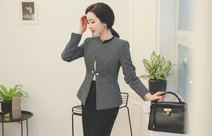 バックプリーツ真珠ボタンラウンドジャケット