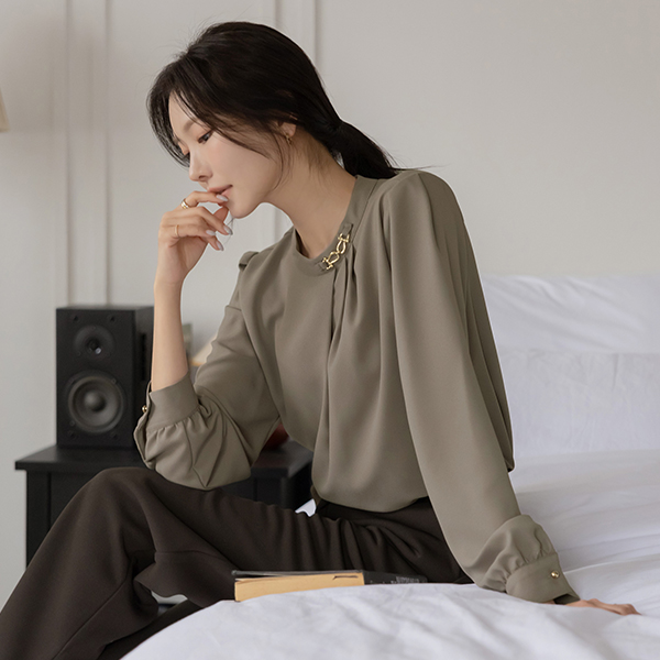 에버 チェーン ピンタック ブラウス