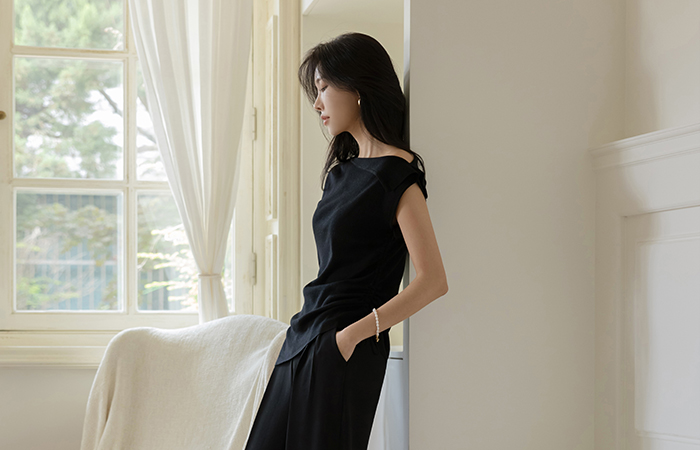 ハーフ オフショルダー スリット シャーリング ニット