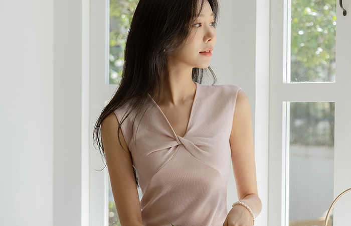 쥴리 しめくくり ポイント 袖なし ニット