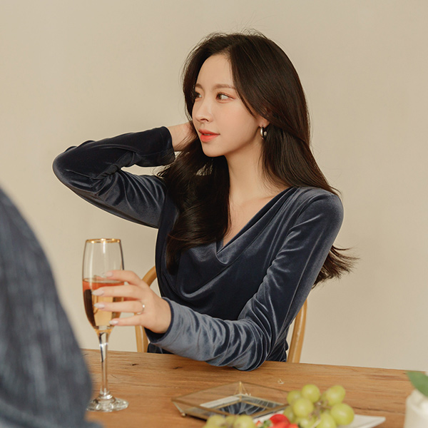 シャーリング カウルネック ラグジュアリー ベルベット ティーシャツ