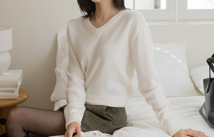 Julia 폭닥 ブイネック ニット