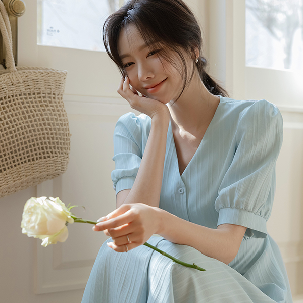 로이즈 パフ袖 Aライン ワンピース