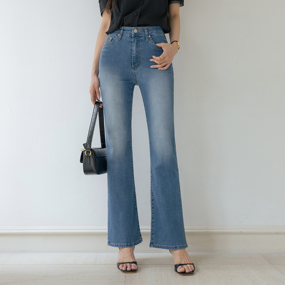 細かく美しい 補正 ブーツカット デニム パンツ