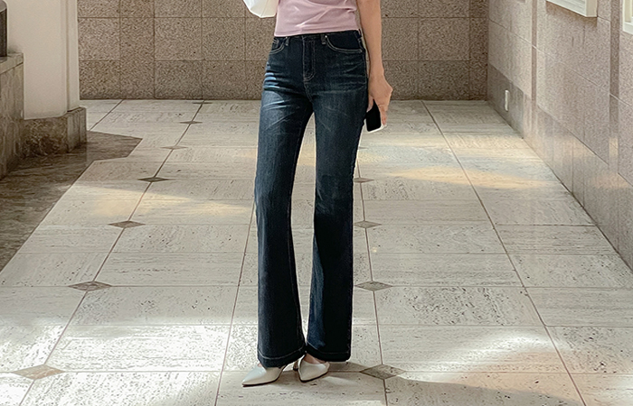 細かく美しい Stretchy-Waist ブーツカット デニム パンツ