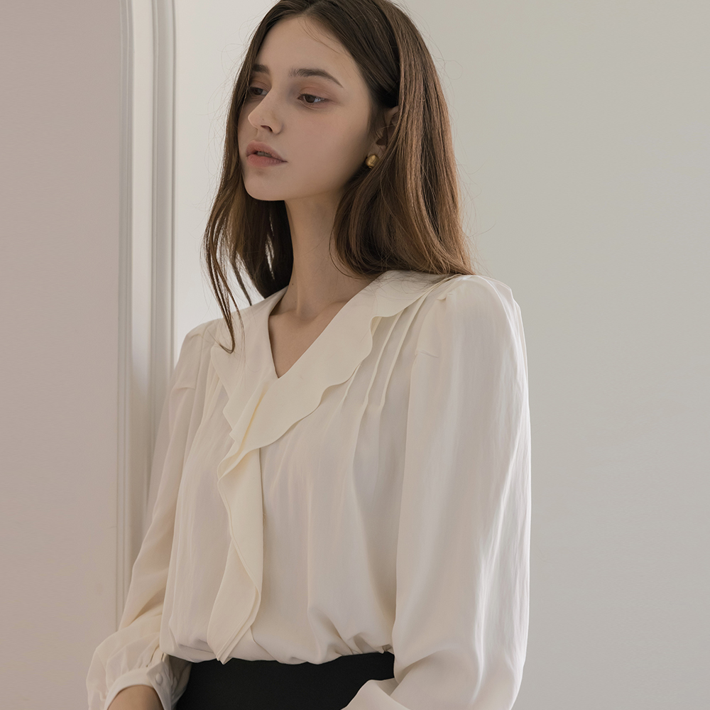 フェミニン ラッフル ブラウス
