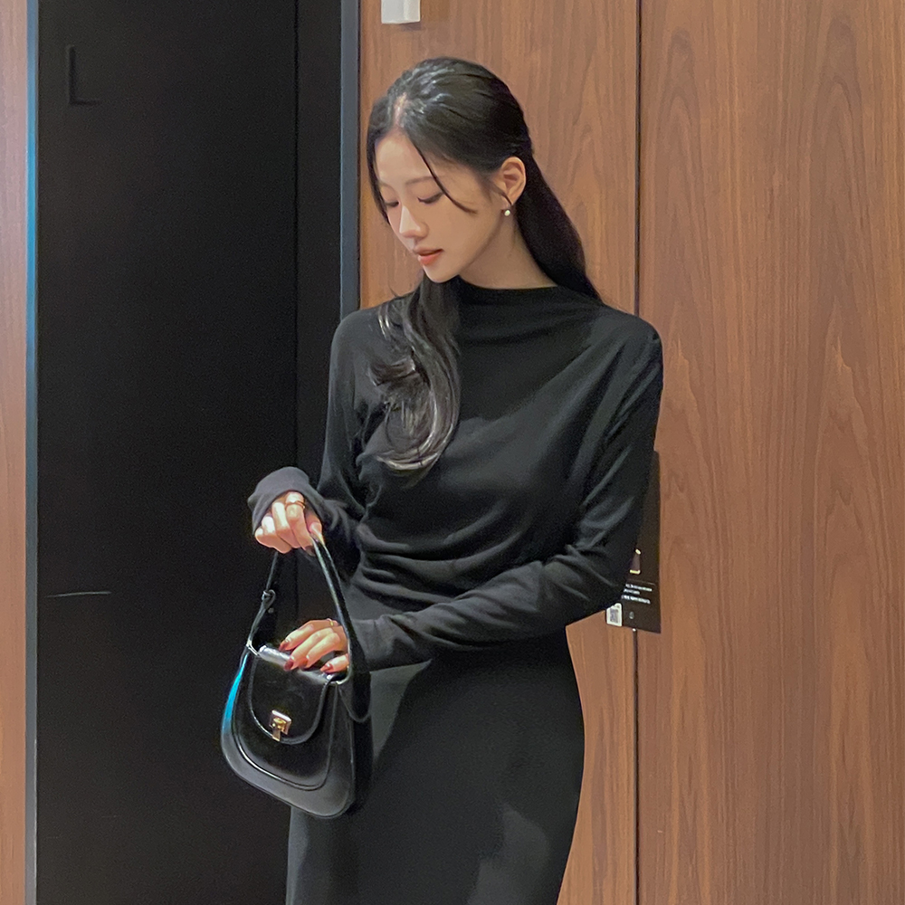 ハーフネック ドレーピング シャーリング ティーシャツ