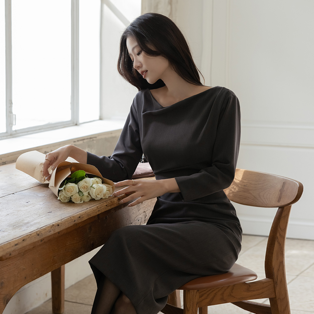 シャーリング スリムフィット ウール Hライン ワンピース