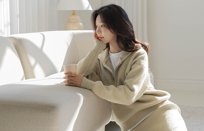 着心地のいい フード　 반집업 ニット&スカート SET