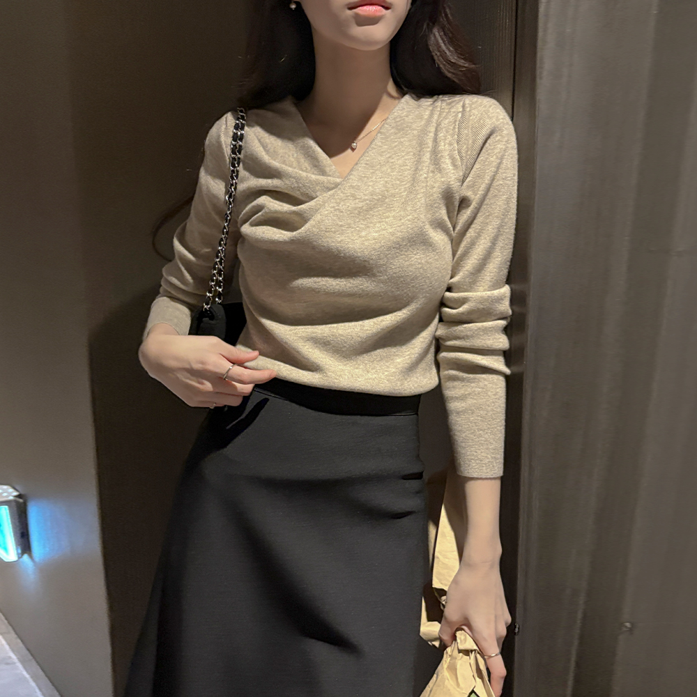 ほっそりした カウルネック ソフト ニット