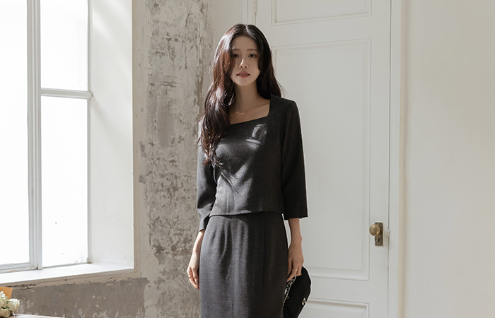 Mari スクエアネック クロップド Set-up ブラウス(+ベルト)