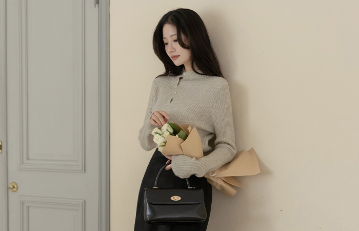 セミハイネック 真珠 縒り ボタン コール天 ニット