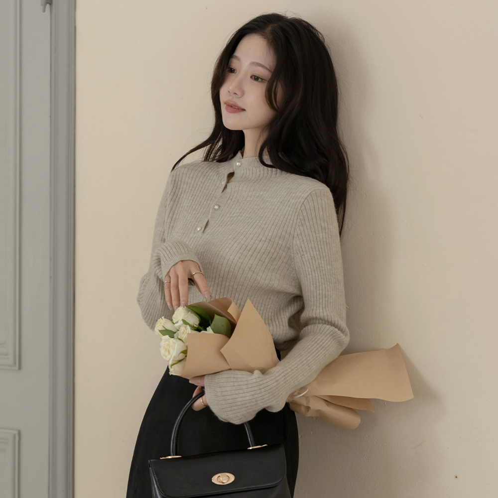 セミハイネック 真珠 縒り ボタン コール天 ニット