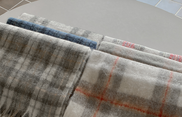 デーリー チェック タッセル マフラー