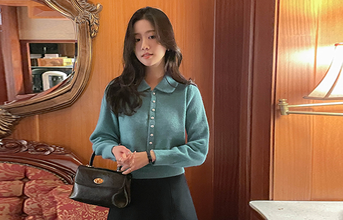 カラー ポイント カラーネック 真珠ボタン ニット