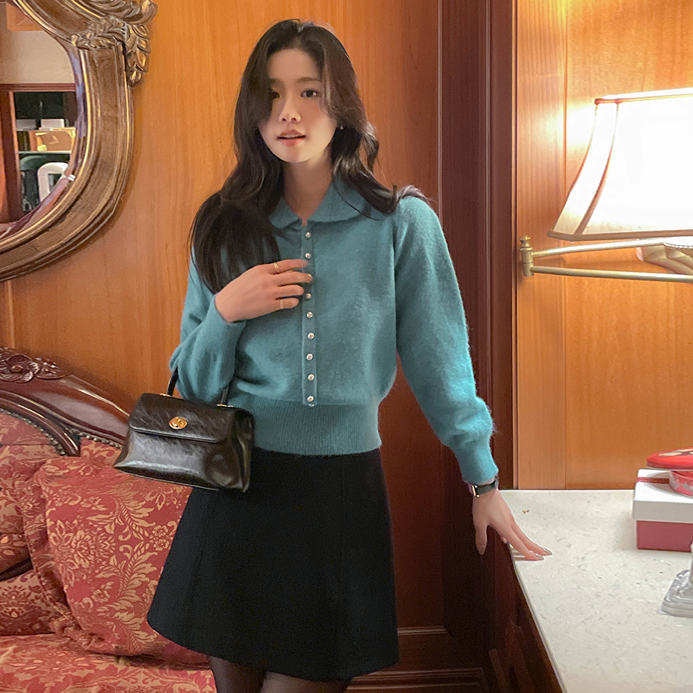 カラー ポイント カラーネック 真珠ボタン ニット