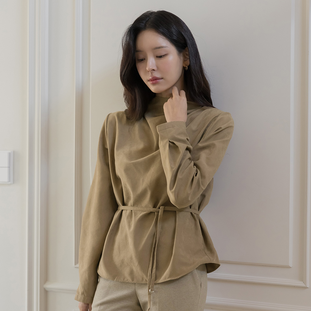 ベルベット ハーフネック うしろボタン ブラウス(+ベルト)