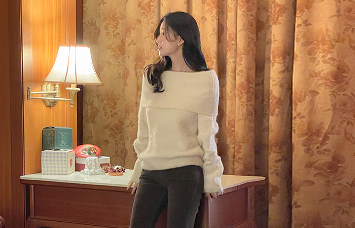 ほっそりした ブークレ ウール 分厚い オフショルダー ニット