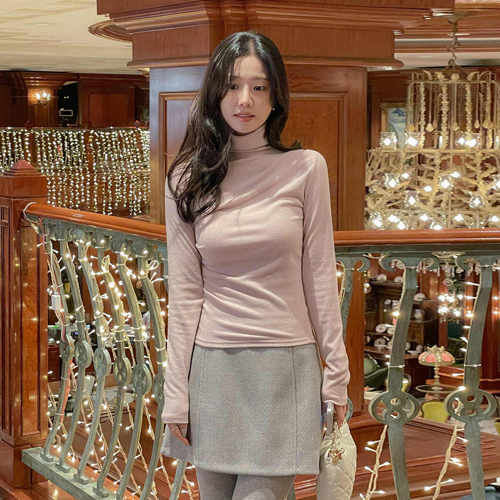 細かく美しい 起毛 シャーリング とっくりえり ティーシャツ