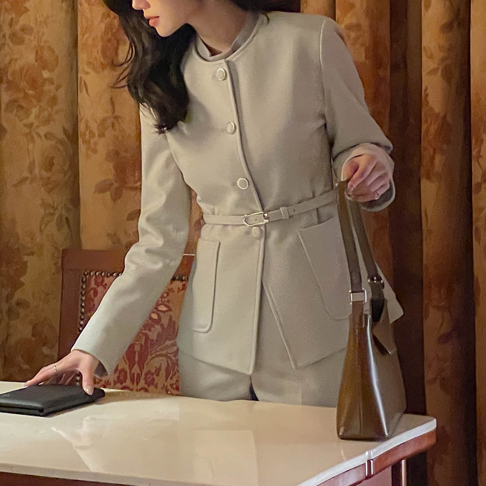 Michel モダン ラウンドネック キルティング Set-up ジャケット_ベルト