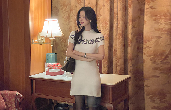 ハーフネック 雪花 ウール ニット ミニ ワンピース