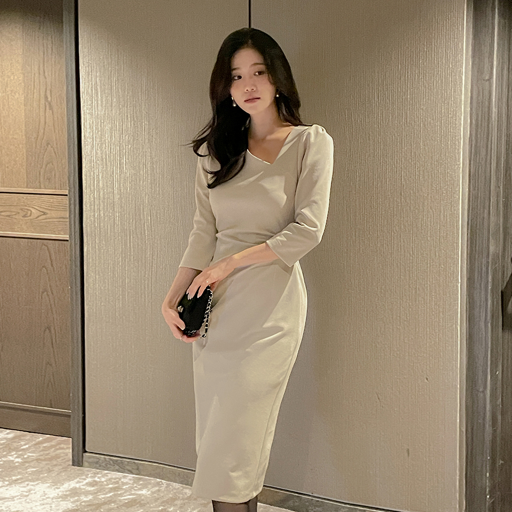 細かく美しい 斜線 ネック シャーリング Hライン ワンピース