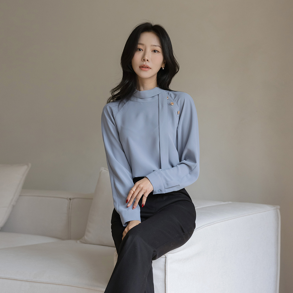 Seri ゴールドボタン ラグラン ブラウス(+タイ)