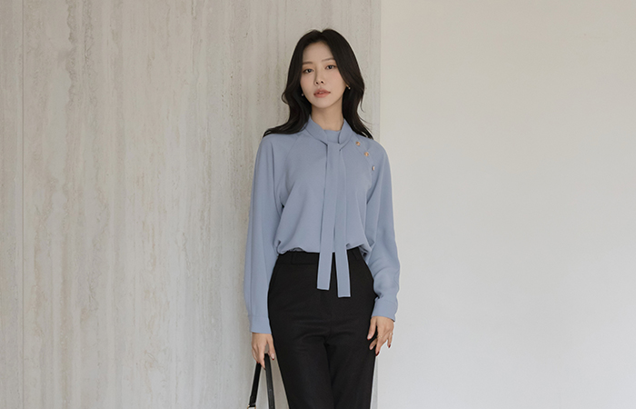 Seri ゴールドボタン ラグラン ブラウス(+タイ)