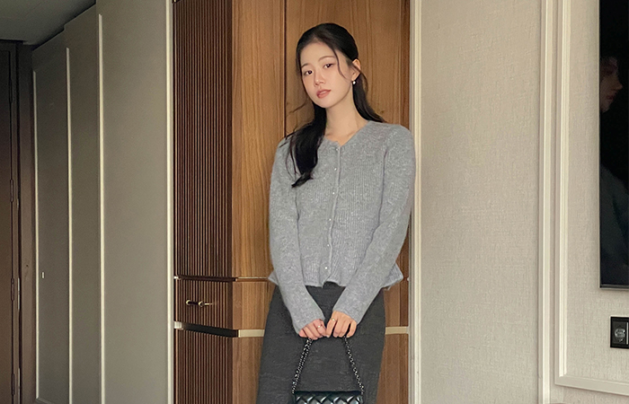 ラウンドネック ペプラム 真珠 アンゴラ カーディガン