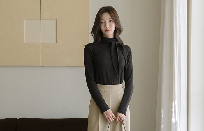 スカーフネック アンゴラ&ウール カラー ティーシャツ