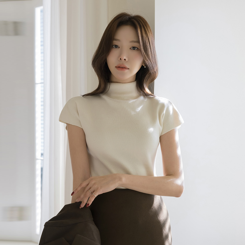 モダンハーフネックキャップニット