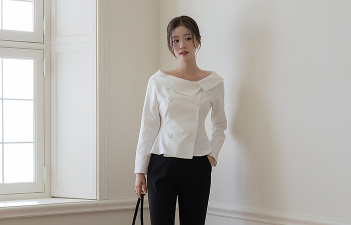 ワイド カラーネック ダブルボタン スリムフィット ブラウス