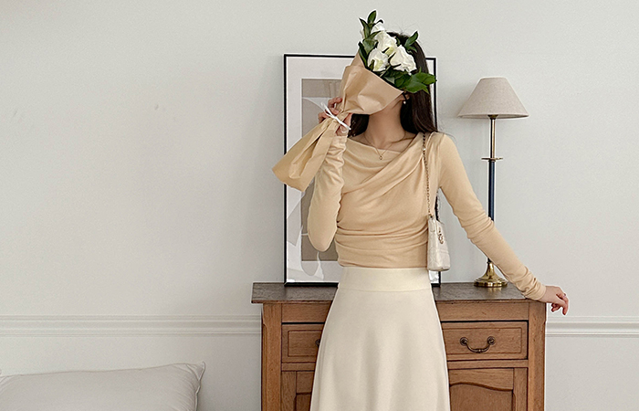 斜線 ドレーピング シャーリング 弾力 ティーシャツ